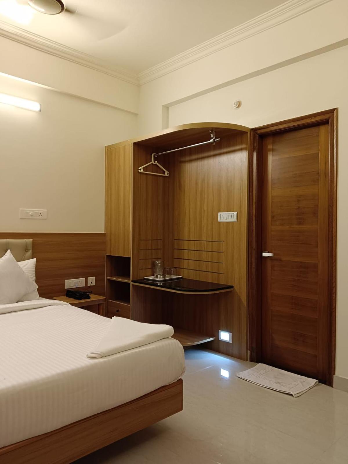 Krishna Inn Bangalore Exterior photo